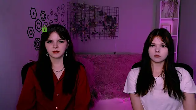 Snapshot of mikameovv chatting on 12-03-25, 12:14 mikameovv online show from 12-03-25, 12:14