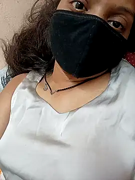 Snapshot of Rukmadi_hot chatting on 05-18-26, 04:18 Rukmadi hot online show from 05-18-26, 04:18