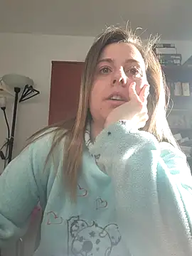 Snapshot of Sareyxon chatting on 12-05-25, 08:45 Sareyxon online show from 12-05-25, 08:45