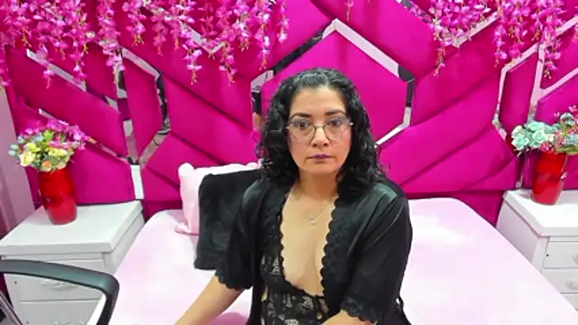 Snapshot of Alexa_Sanz chatting on 12-17-25, 07:20 Alexa Sanz online show from 12-17-25, 07:20