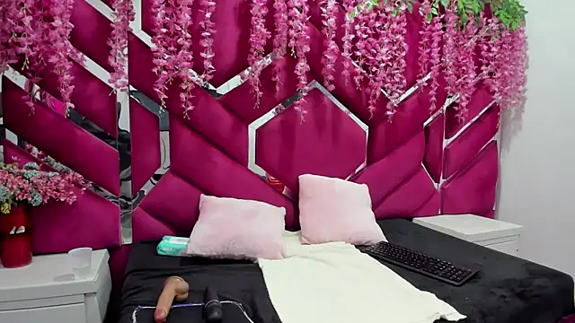 Alexa Sanz online show from 04-20-26, 08:32