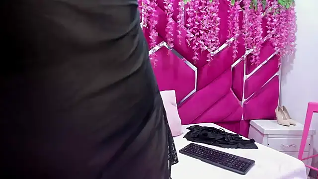 Alexa Sanz online show from 04-21-26, 08:23