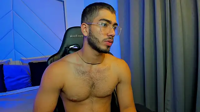 Snapshot of Franco_banderas chatting on 12-02-25, 12:21 Franco banderas online show from 12-02-25, 12:21