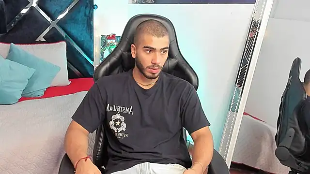 Franco banderas online show from 12-19-25, 05:20