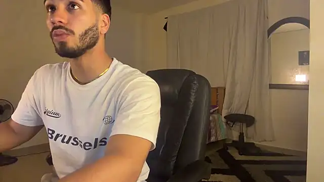 Franco banderas online show from 04-24-26, 10:34