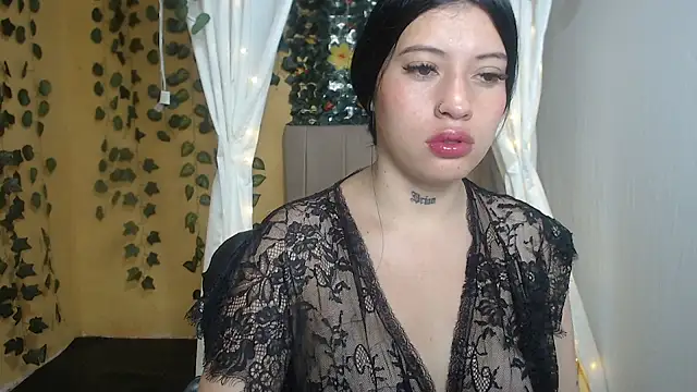 Snapshot of karen_888 chatting on 12-16-25, 02:00 karen 888 online show from 12-16-25, 02:00