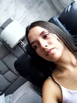 Cherrybombs  online show from 01-08-26, 03:03