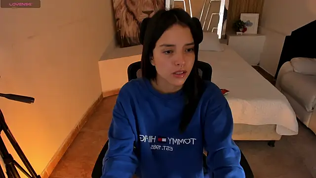 Cherrybombs  online show from 04-07-26, 02:23