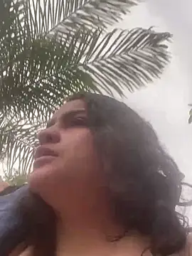 juliafoxfire online show from 12-22-25, 07:33