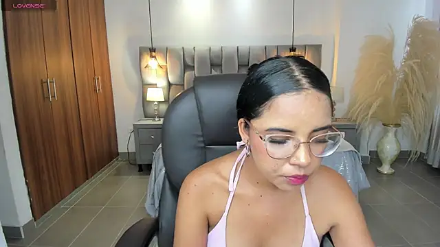 alana martiins online show from 07-21-26, 07:49