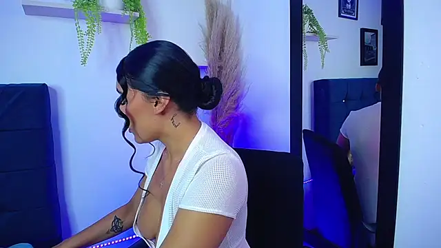 Snapshot of Jul_honeyy chatting on 12-16-25, 12:37 Jul honeyy online show from 12-16-25, 12:37