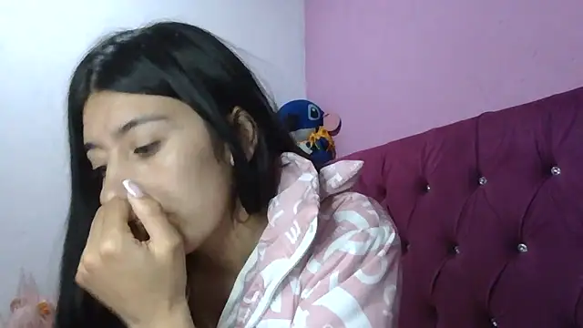 TaylorLove- online show from 12-17-25, 01:11