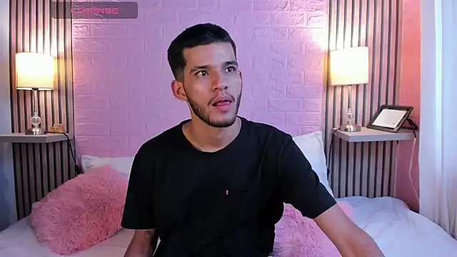 Snapshot of dear_lover1 chatting on 12-14-25, 08:35 dear lover1 online show from 12-14-25, 08:35