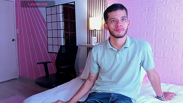 Snapshot of dear_lover1 chatting on 12-15-25, 02:21 dear lover1 online show from 12-15-25, 02:21