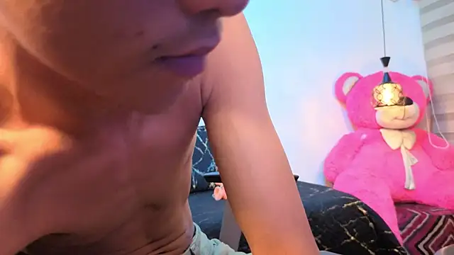 Snapshot of atlasvg chatting on 12-05-25, 03:37 atlasvg online show from 12-05-25, 03:37