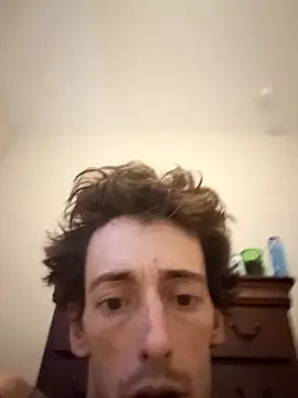 Snapshot of Queen4535t chatting on 12-14-25, 07:40 Queen4535t online show from 12-14-25, 07:40