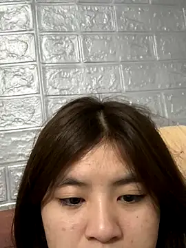 Snapshot of Cheerful-girl chatting on 11-30-25, 06:01 Cheerful-girl online show from 11-30-25, 06:01