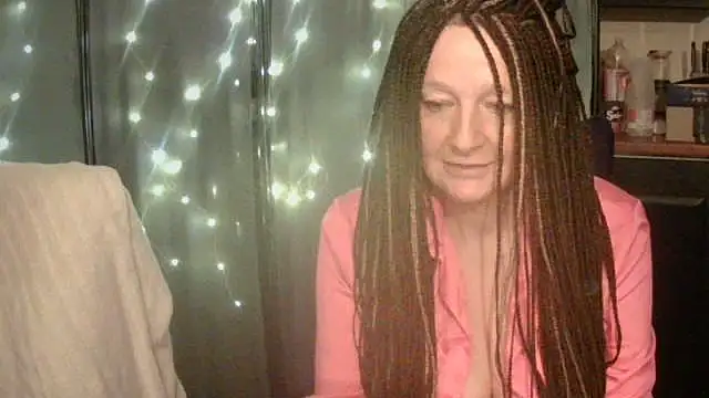 Snapshot of pixxiexo chatting on 01-06-26, 01:42 pixxiexo online show from 01-06-26, 01:42