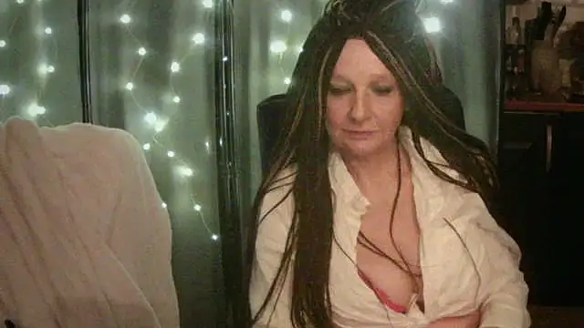 Snapshot of pixxiexo chatting on 01-08-26, 10:23 pixxiexo online show from 01-08-26, 10:23