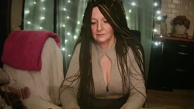 Snapshot of pixxiexo chatting on 01-13-26, 02:28 pixxiexo online show from 01-13-26, 02:28