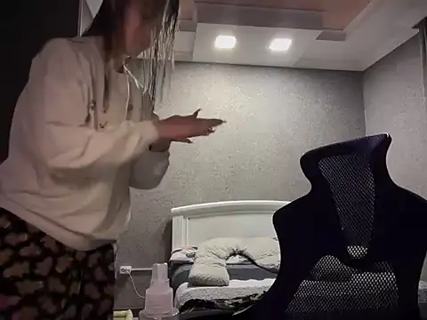 Snapshot of lilXdomii chatting on 12-14-25, 08:24 lilXdomii online show from 12-14-25, 08:24