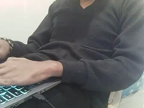 Snapshot of kalalund-up chatting on 12-03-25, 03:32 kalalund-up online show from 12-03-25, 03:32