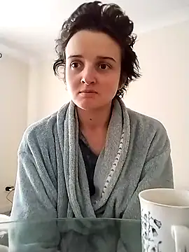 Amy01112 online show from 04-22-26, 05:47