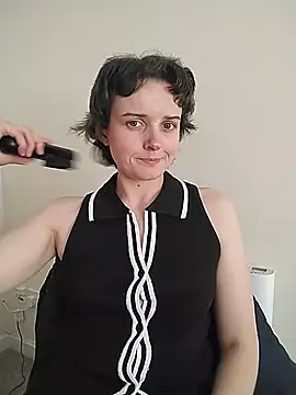 Amy01112 online show from 06-08-26, 04:51