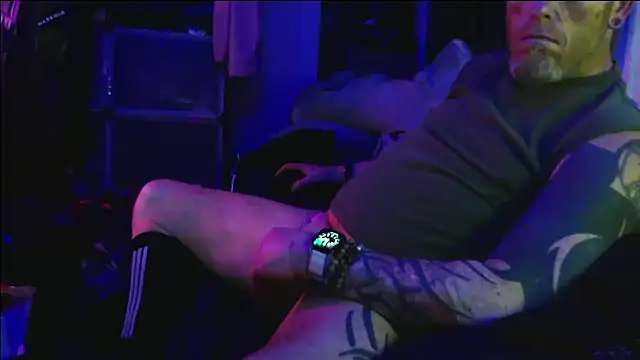 Snapshot of Prcdnhng690 chatting on 12-18-25, 06:08 Prcdnhng690 online show from 12-18-25, 06:08