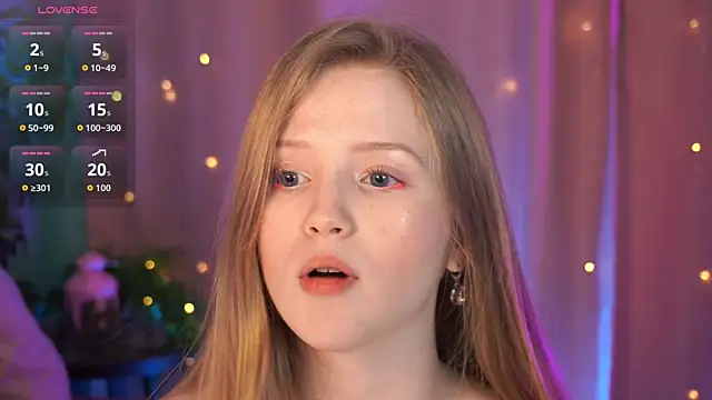 Snapshot of LilianHoward chatting on 12-20-25, 12:34 LilianHoward online show from 12-20-25, 12:34