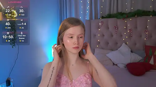 Snapshot of LilianHoward chatting on 01-11-26, 12:32 LilianHoward online show from 01-11-26, 12:32