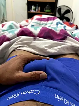 Snapshot of DipKing chatting on 12-01-25, 05:18 DipKing online show from 12-01-25, 05:18