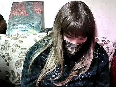 Zadira Foxi online show from 12-16-25, 01:49