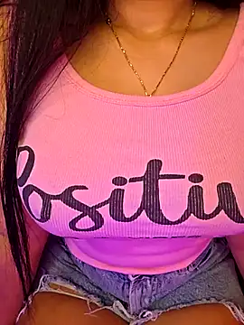 Snapshot of Hot-Haney77 chatting on 12-15-25, 09:24 Hot-Haney77 online show from 12-15-25, 09:24