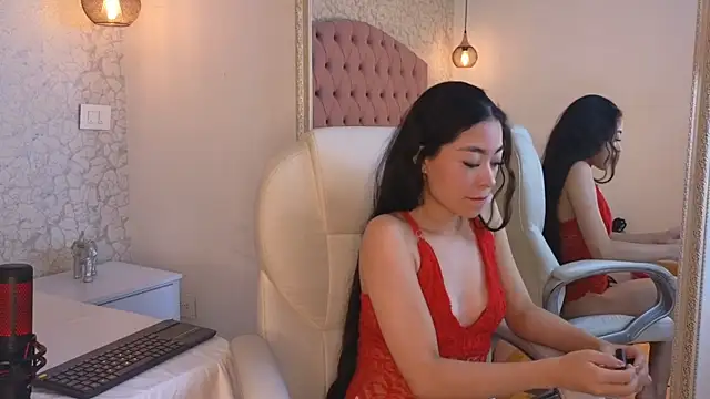 viiolet whitee online show from 12-15-25, 08:13