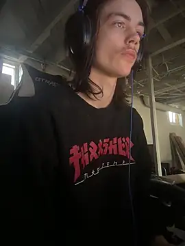 DkAuxier1 online show from 12-18-25, 08:26