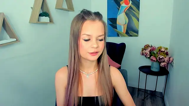 MidnighteAura online show from 04-10-26, 11:04