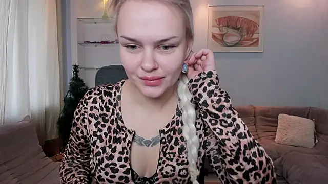 Snapshot of KamillaJei chatting on 12-05-25, 06:55 KamillaJei online show from 12-05-25, 06:55