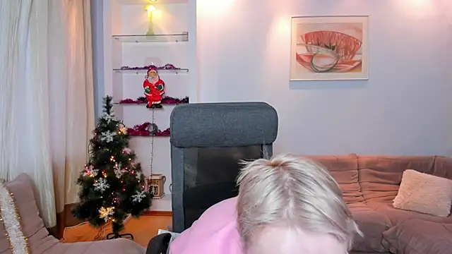 Snapshot of KamillaJei chatting on 12-17-25, 06:19 KamillaJei online show from 12-17-25, 06:19