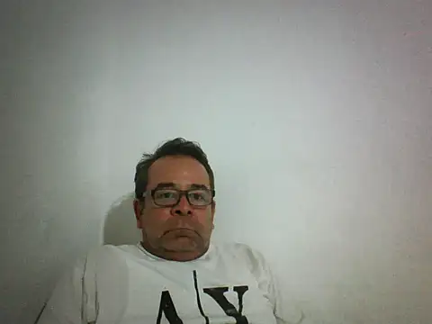 Snapshot of Riatarica69 chatting on 12-01-25, 01:05 Riatarica69 online show from 12-01-25, 01:05