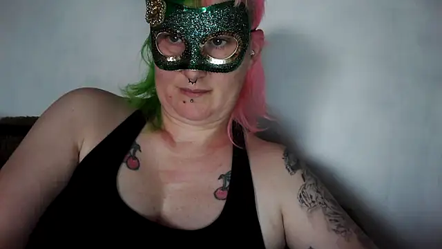 Snapshot of Xrubyyxx chatting on 12-01-25, 10:31 Xrubyyxx online show from 12-01-25, 10:31