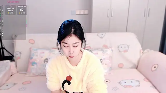 Snapshot of Camila-888 chatting on 12-20-25, 04:36 Camila-888 online show from 12-20-25, 04:36