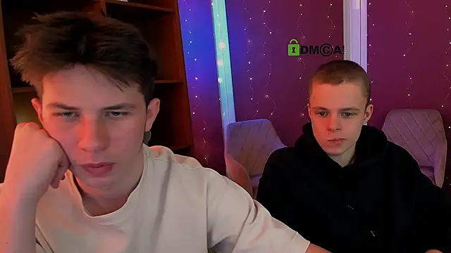 Snapshot of leo_valor chatting on 12-15-25, 12:42 leo valor online show from 12-15-25, 12:42