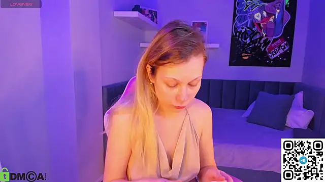 Snapshot of Michelle_Mary chatting on 12-14-25, 01:22 Michelle Mary online show from 12-14-25, 01:22