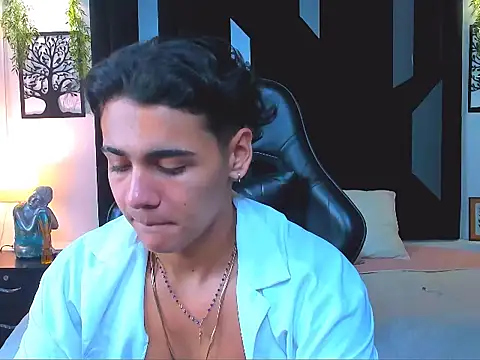 Snapshot of chris_de_la_fonde chatting on 03-13-26, 03:29 chris de la fonde online show from 03-13-26, 03:29