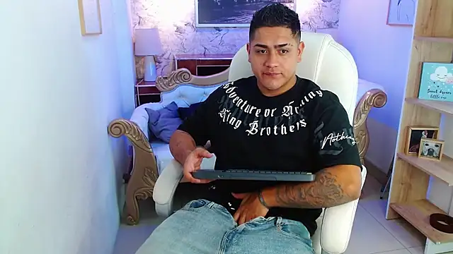 Snapshot of aroon_12 chatting on 12-03-25, 11:19 aroon 12 online show from 12-03-25, 11:19