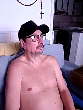 Snapshot of FocussedFreckle chatting on 05-24-26, 05:34 FocussedFreckle online show from 05-24-26, 05:34