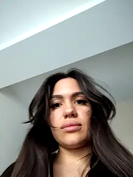 Snapshot of SiennaLuxexx chatting on 05-05-26, 11:29 SiennaLuxexx online show from 05-05-26, 11:29