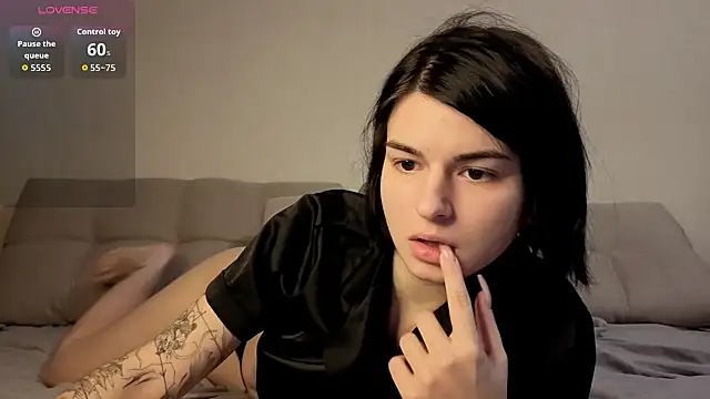 Snapshot of lololozhechka chatting on 12-02-25, 06:25 lololozhechka online show from 12-02-25, 06:25