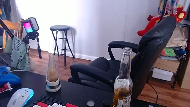 Snapshot of Longdforya chatting on 02-24-26, 08:51 Longdforya online show from 02-24-26, 08:51